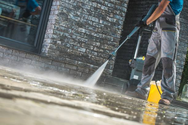 Best Pool Deck Cleaning  in North Puyallup, WA
